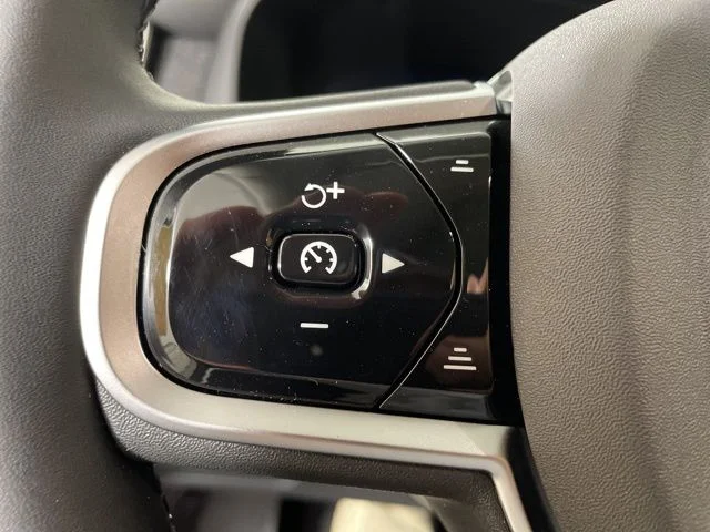 2025 Volvo XC90 Plus - Photo 13