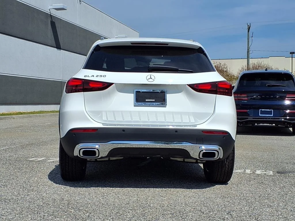 Certified Used 2025 Polar White Mercedes-Benz GLA 250 image 7