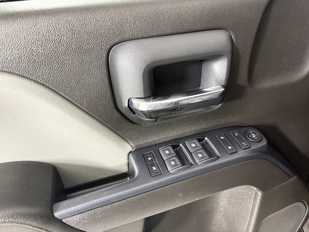 Used 2018 BLACK Chevrolet Custom image 23