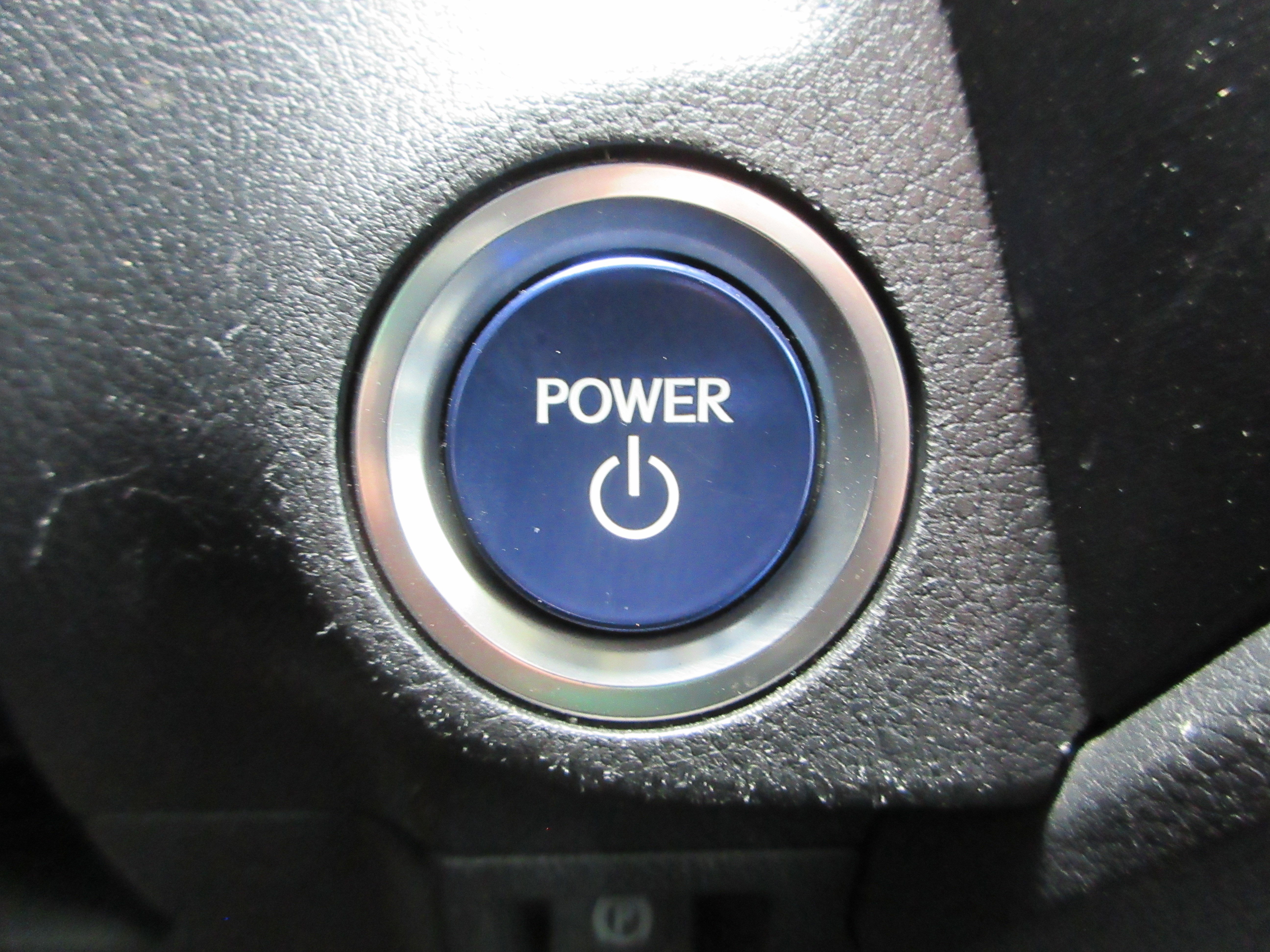 Used 2019 Atomic Silver Lexus 300h image 37