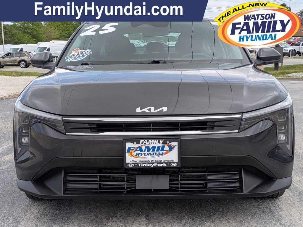 Used 2025 Gray Kia LXS image 8