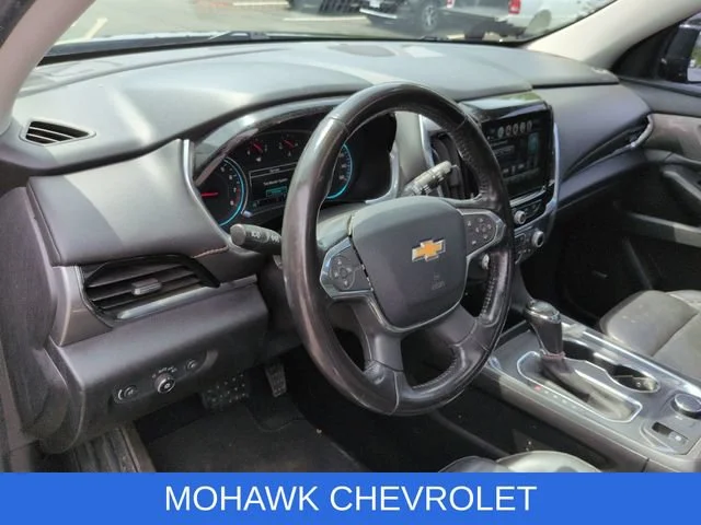 Used 2019 MOSAIC BLACK METALLIC Chevrolet RS image 9
