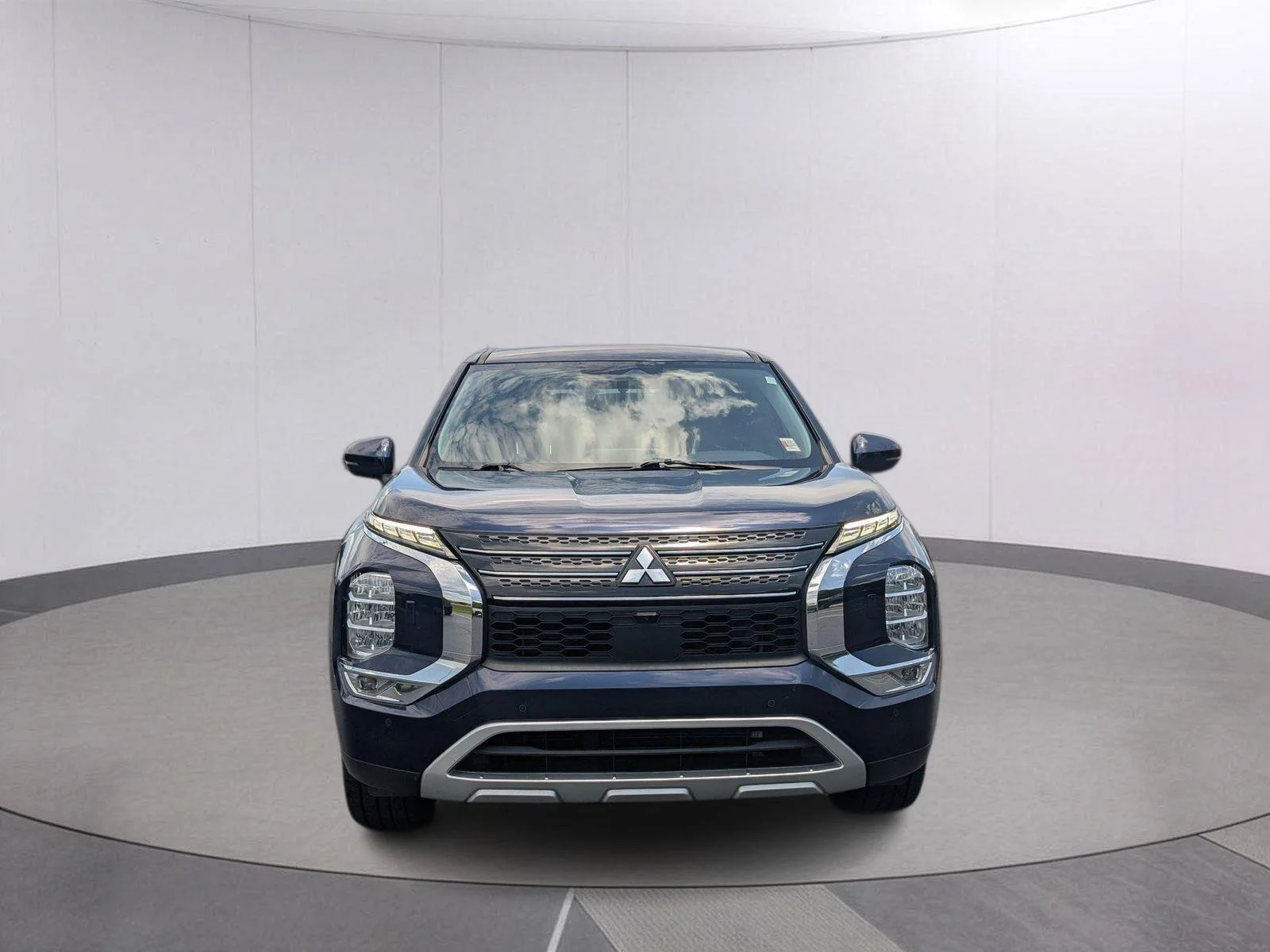 Used 2024 Cosmic Blue Metallic Mitsubishi SE image 8