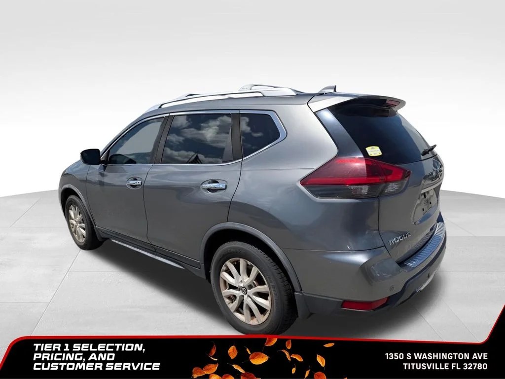 Used 2019 Gray Nissan SV image 5