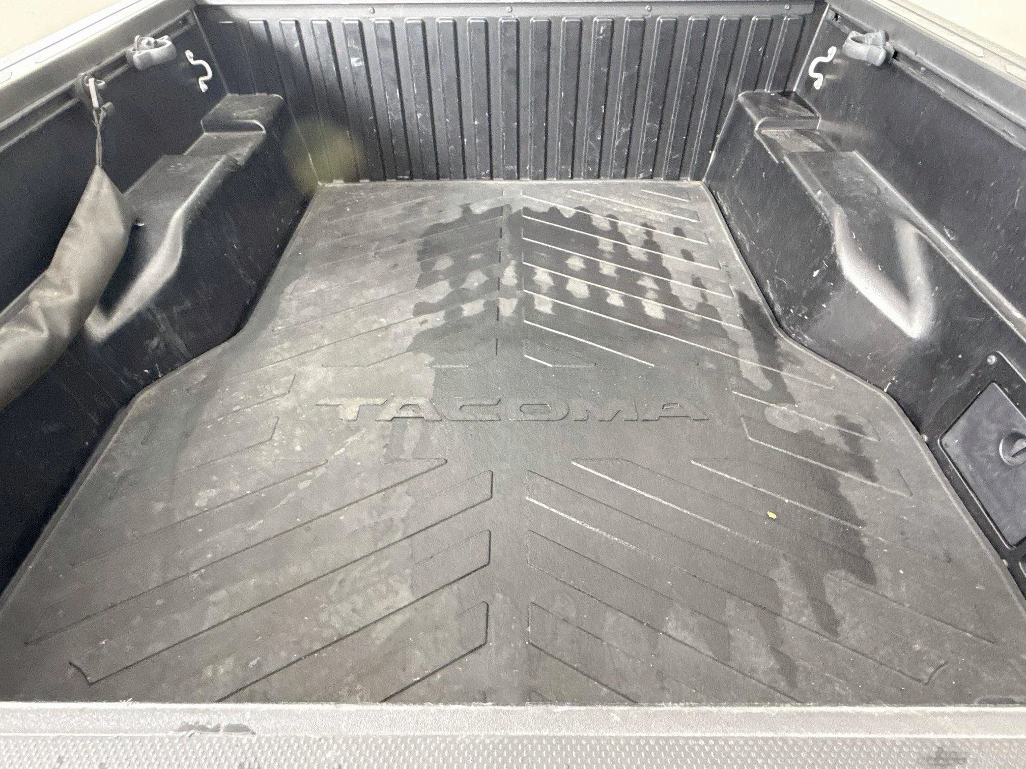 Used 2022  Toyota SR image 25