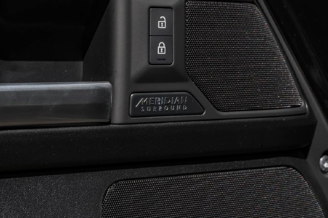 New 2026 Santorini Black Land Rover X image 37
