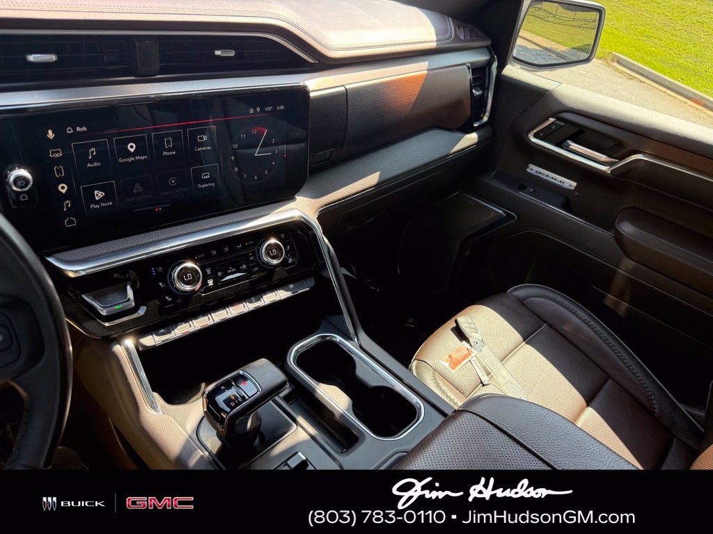 Used 2024 White GMC Denali image 33