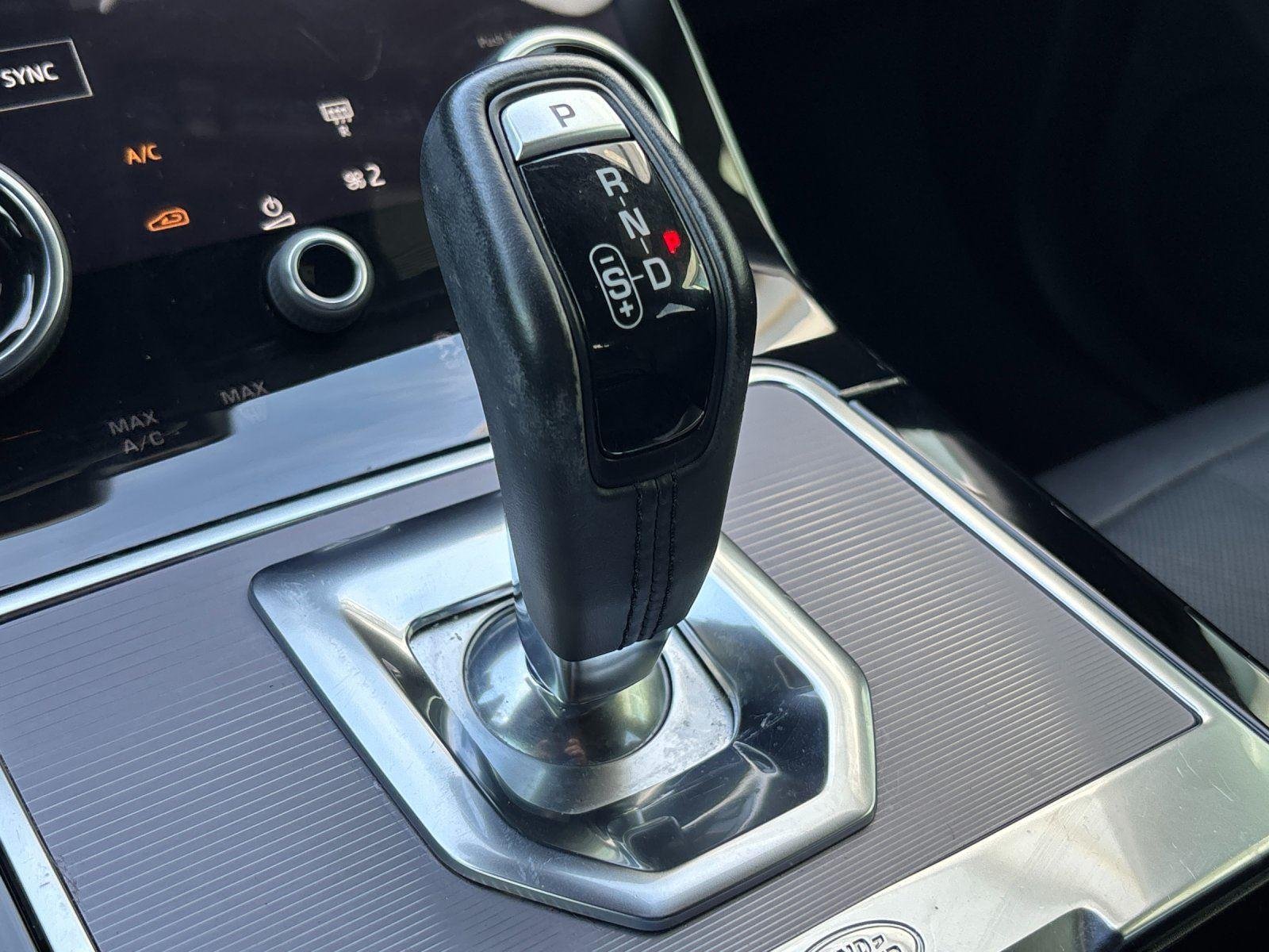 Used 2023 Fuji White Land Rover S image 28