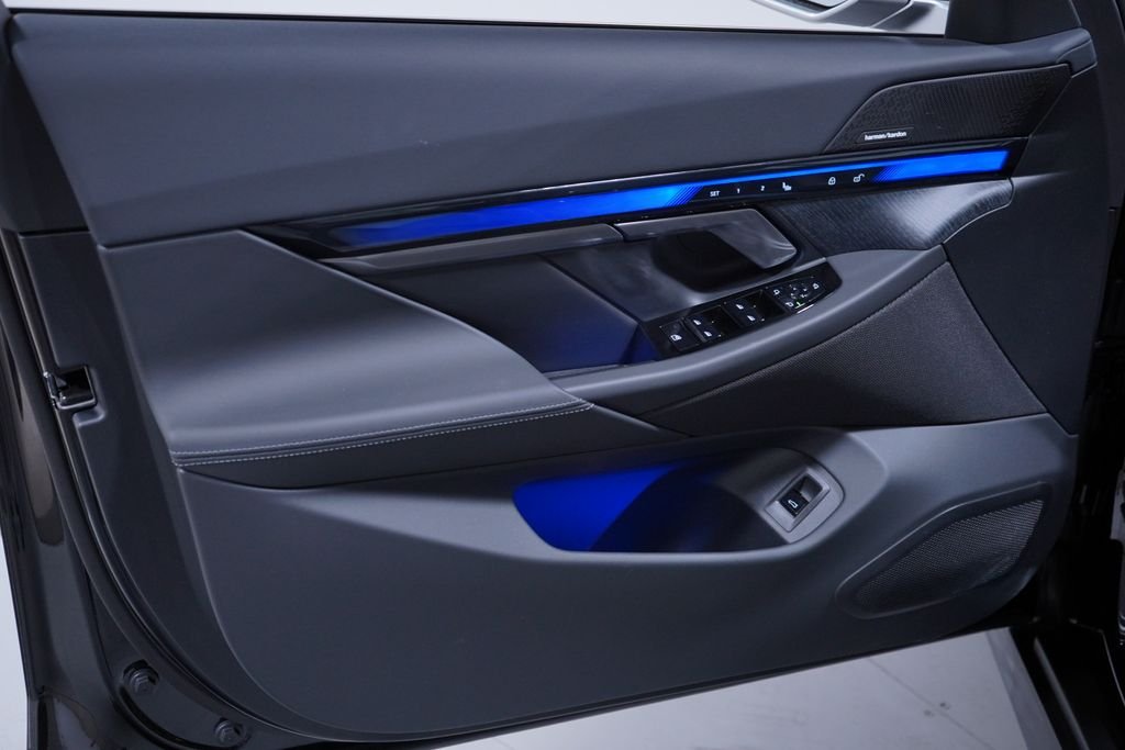 New 2027 Black Sapphire Metallic BMW eDrive40 image 16