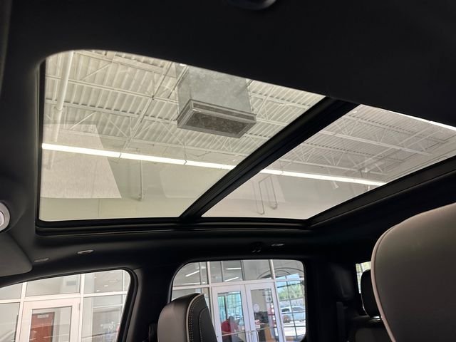 New 2026 Bright White Clear-Coat Exterior Paint RAM Laramie image 33