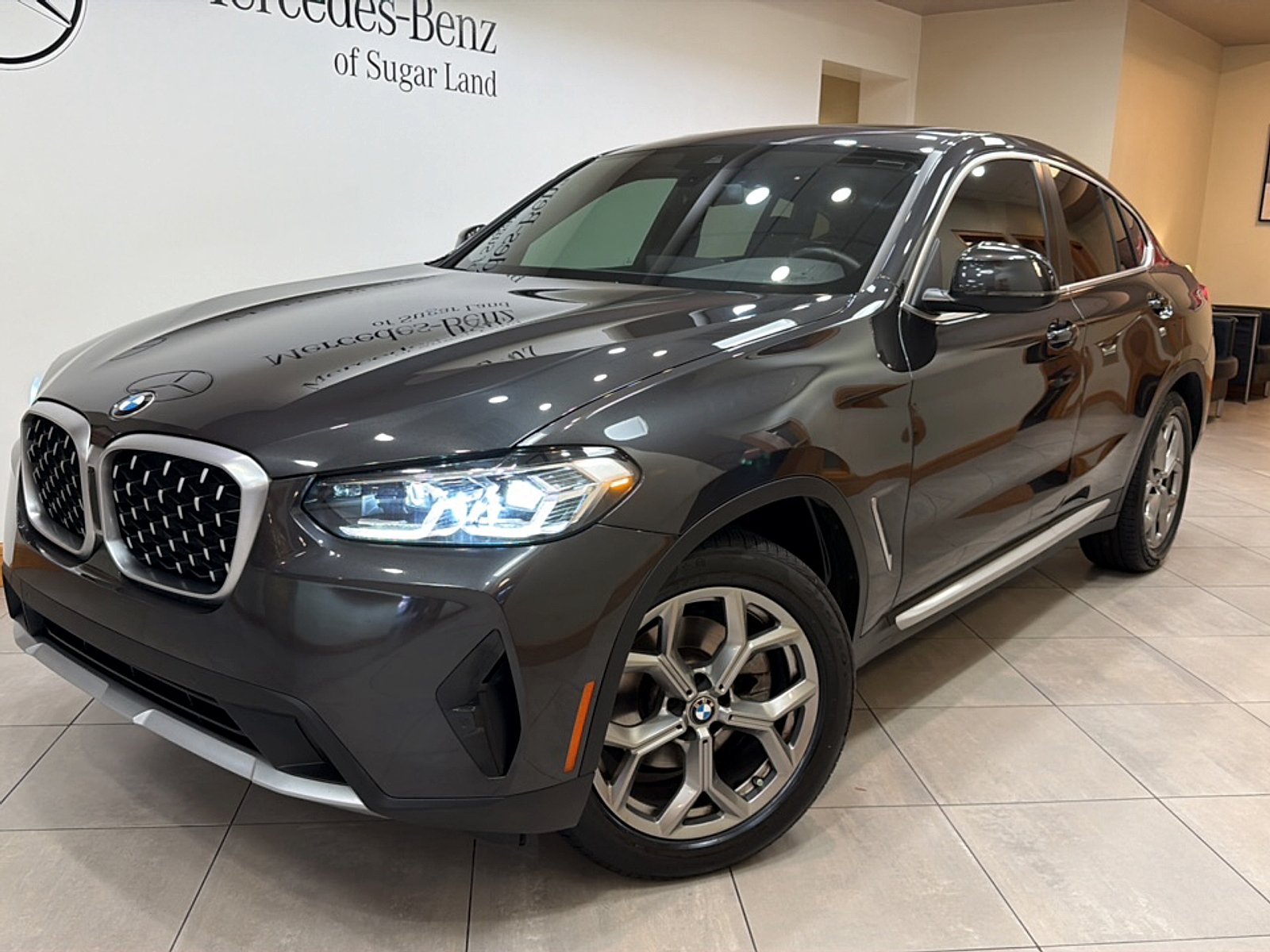 2024 BMW X4 xDrive30i's photo