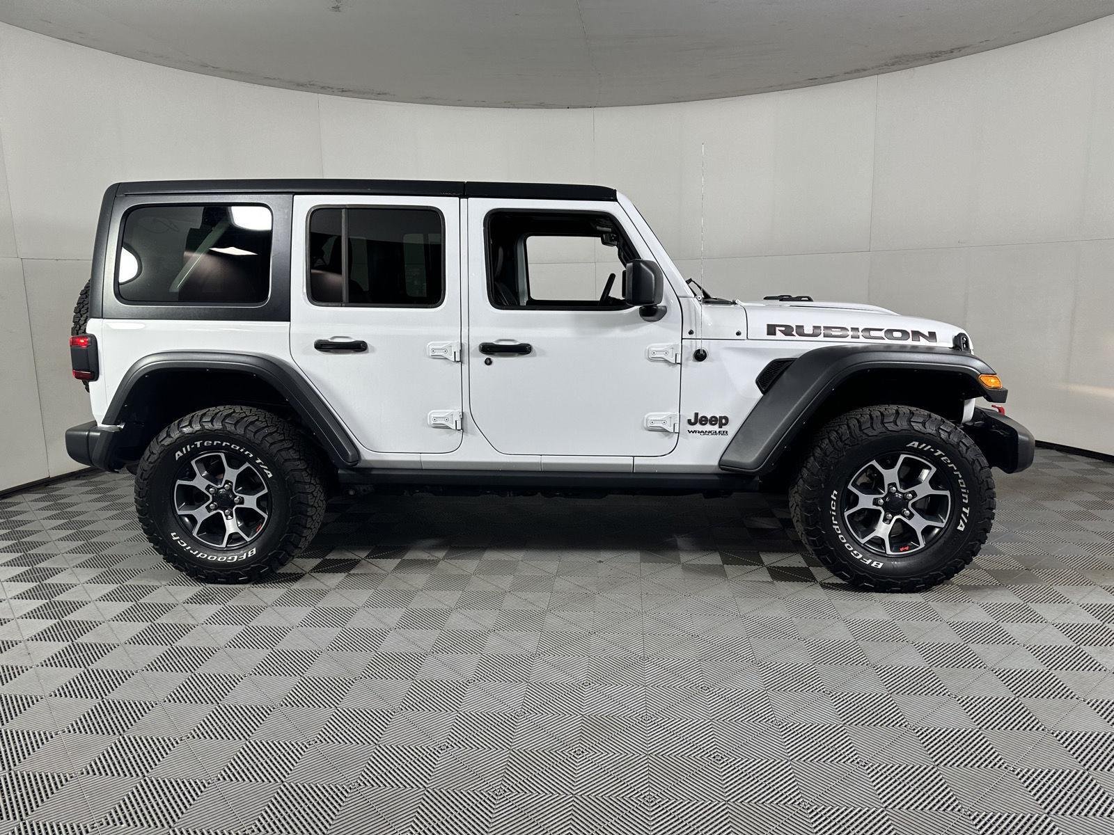 Used 2021 Bright White Clearcoat Jeep Unlimited Rubicon image 10