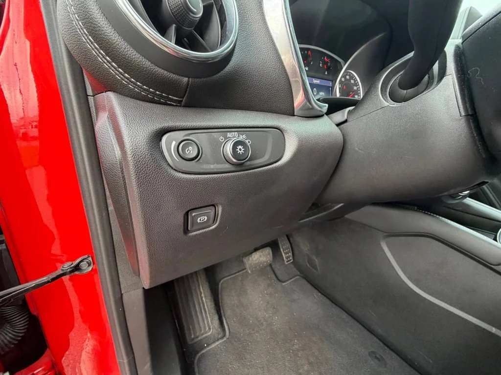 Used 2025 Habanero Orange Chevrolet 2LT image 18