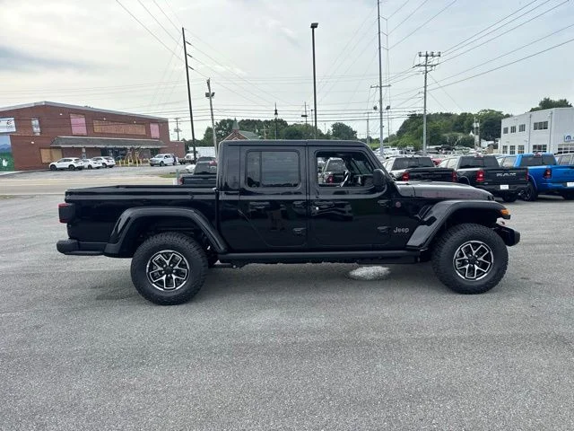 New 2026 Black Clear-Coat Exterior Paint Jeep Rubicon image 8