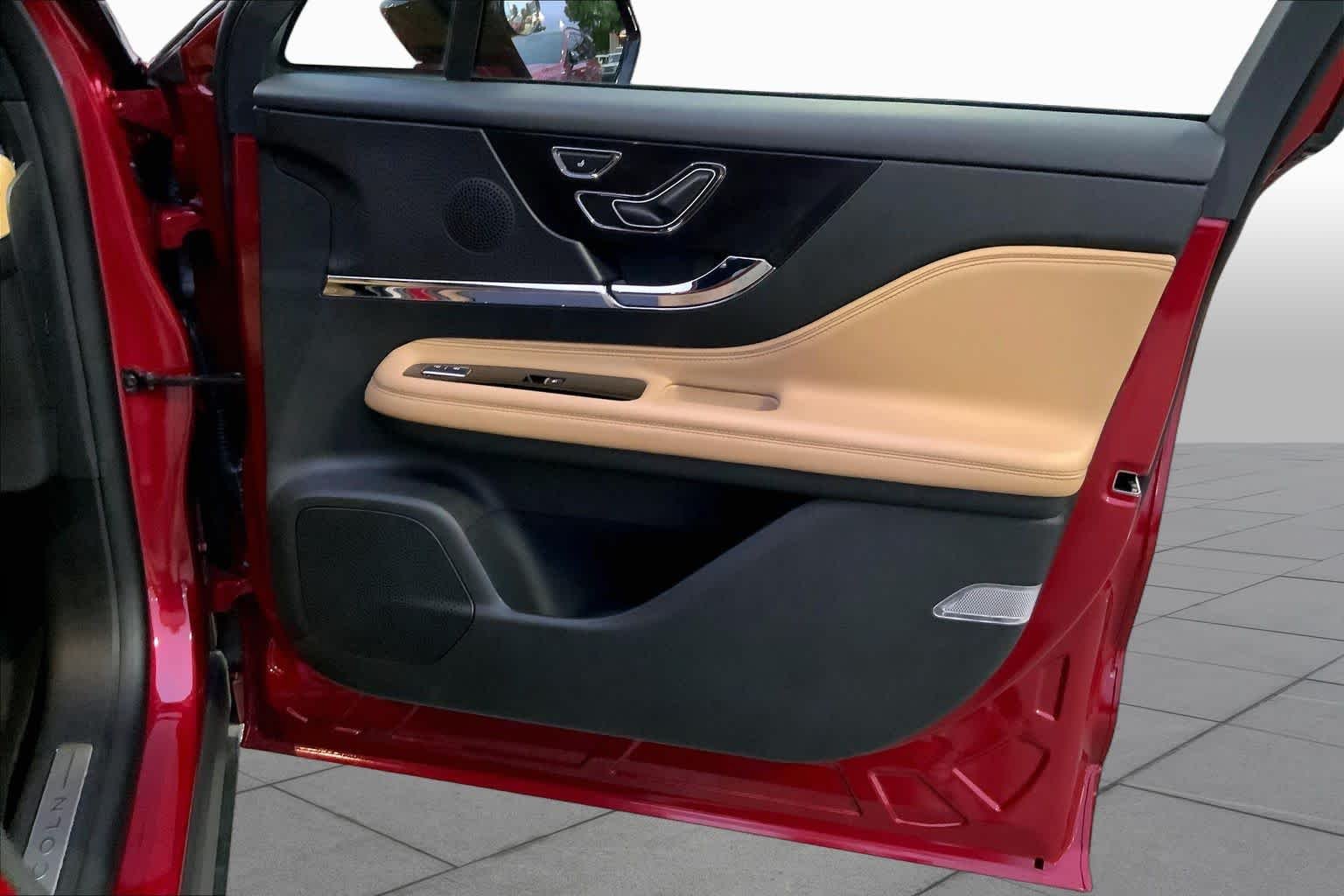 Used 2023 Red Carpet Metallic Tinted Clearcoat Lincoln Reserve image 19
