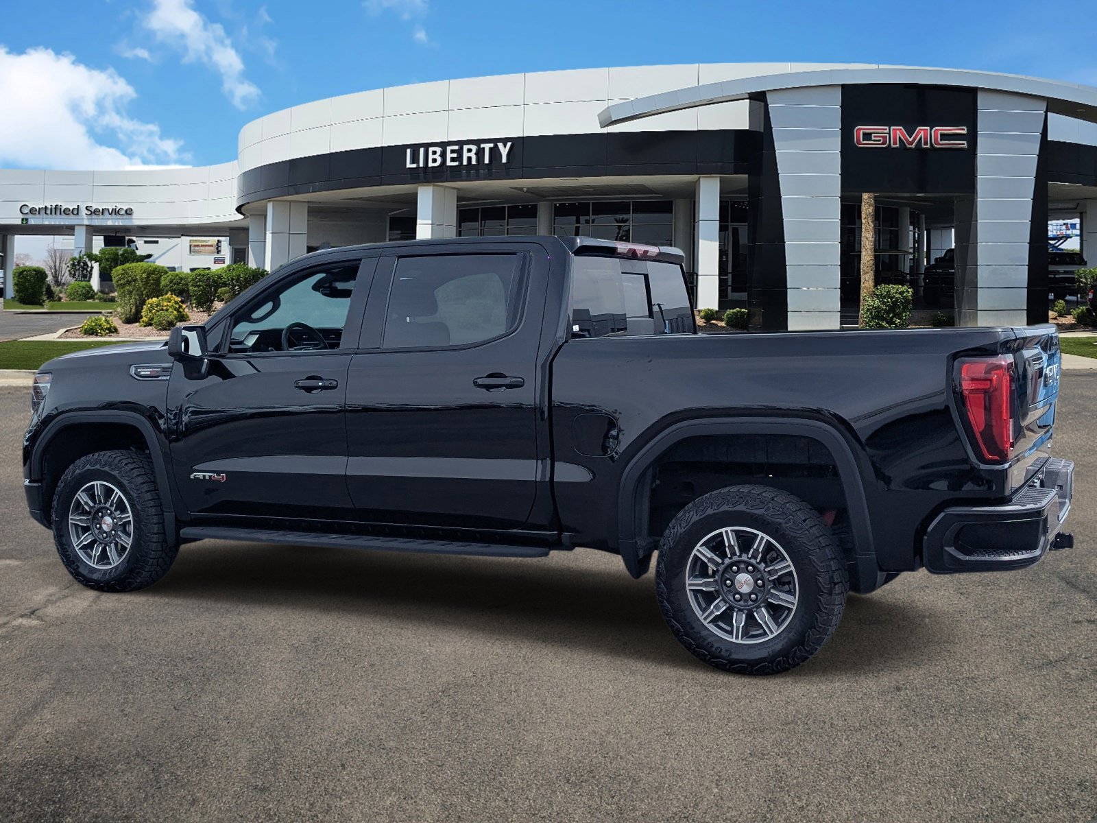 Used 2024 Onyx Black GMC AT4 image 33