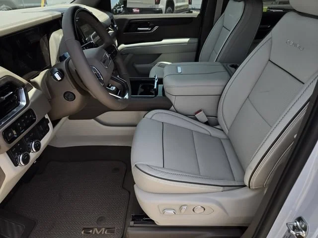2026 GMC Yukon XL Denali - Photo 24