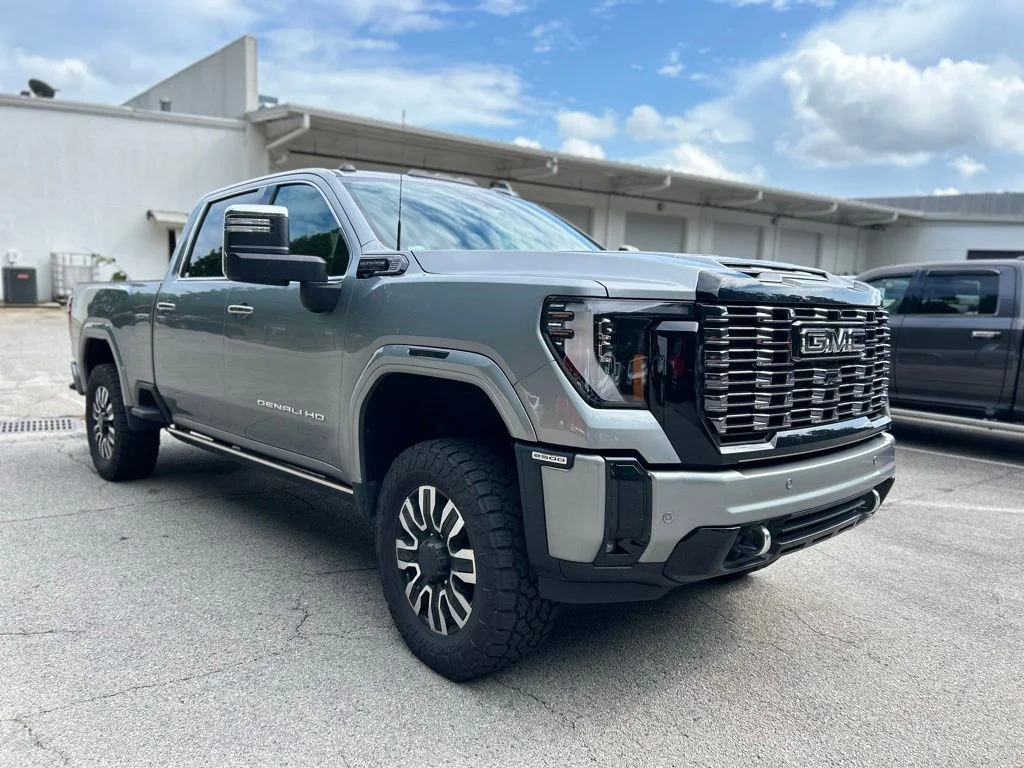 2025 GMC Sierra 4WD Crew Cab Long Box Denali Ultimate's photo