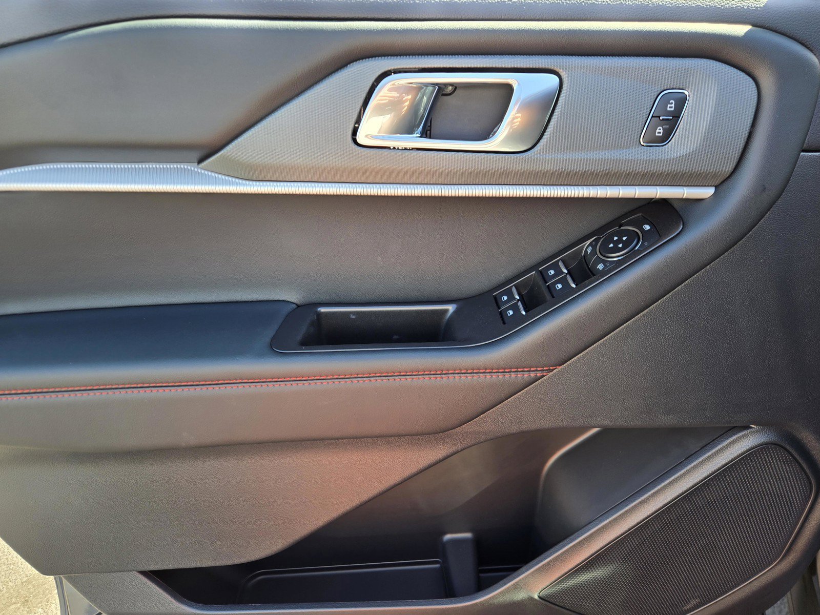New 2026 Carbonized Gray Metallic Ford ST-Line image 10