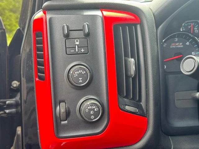 Used 2018 Black Chevrolet LT image 28
