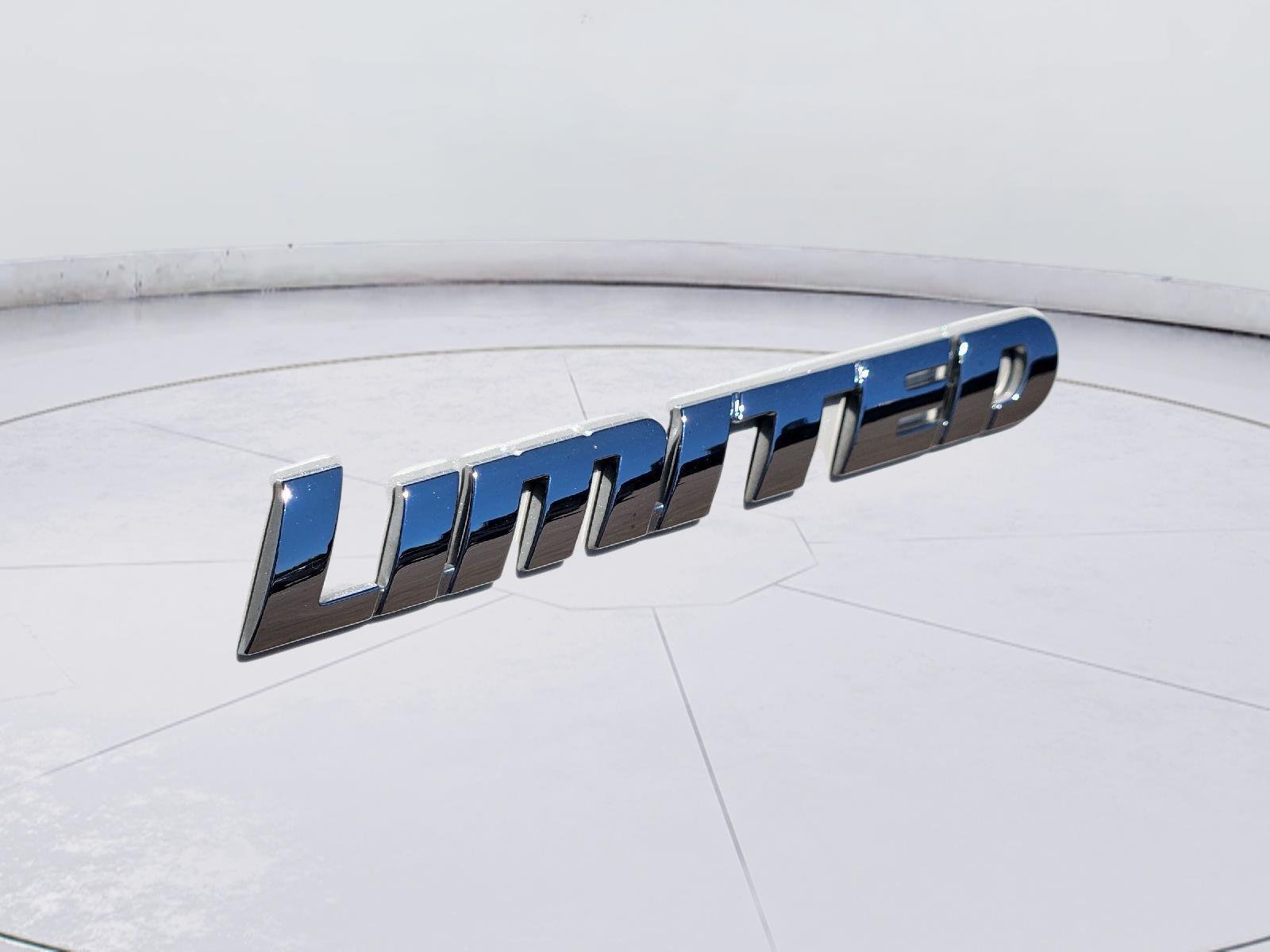 Used 2021 Blizzard Pearl Toyota Limited image 11