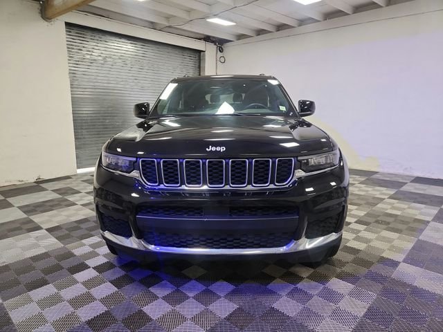Used 2025 Black Jeep Laredo image 3