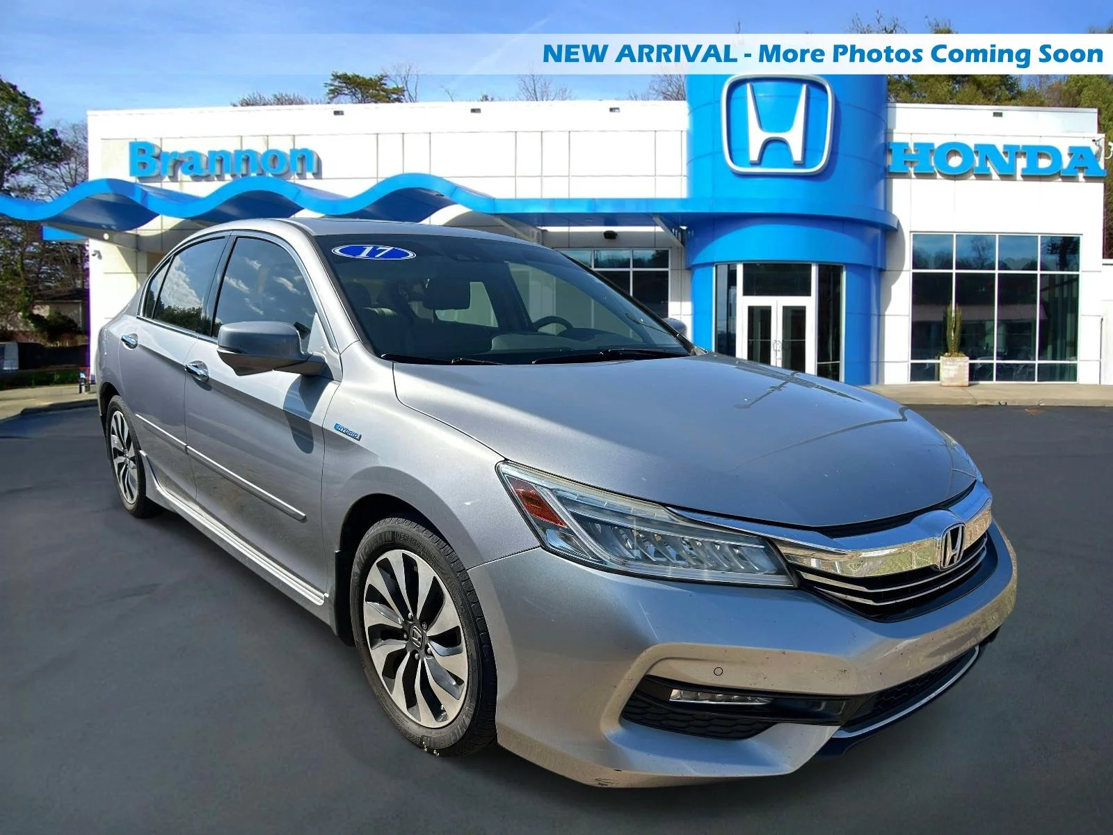 2017 Honda Accord Hybrid Touring's photo
