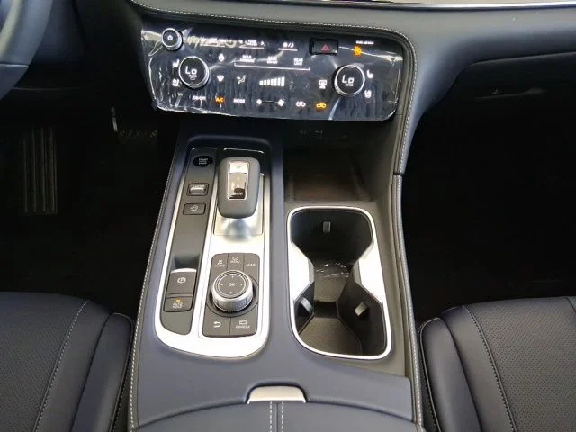 New 2026 2T RAD WHT INFINITI Sport AWD image 15