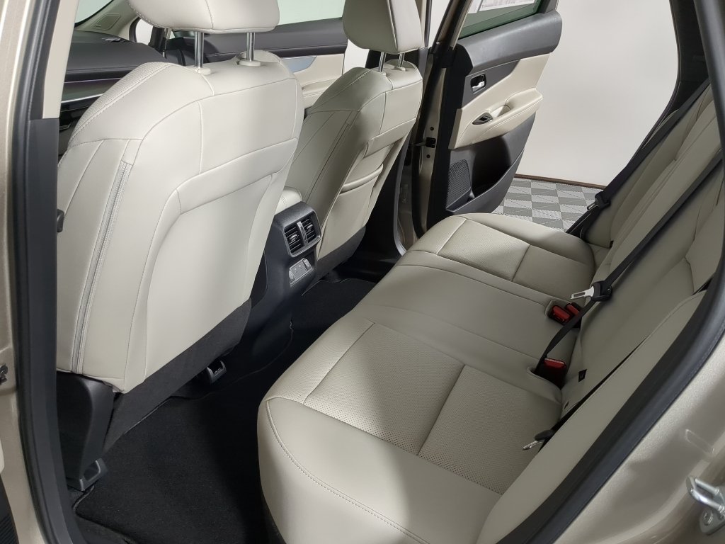 New 2026 Champagne Silver Metallic Nissan SL image 15