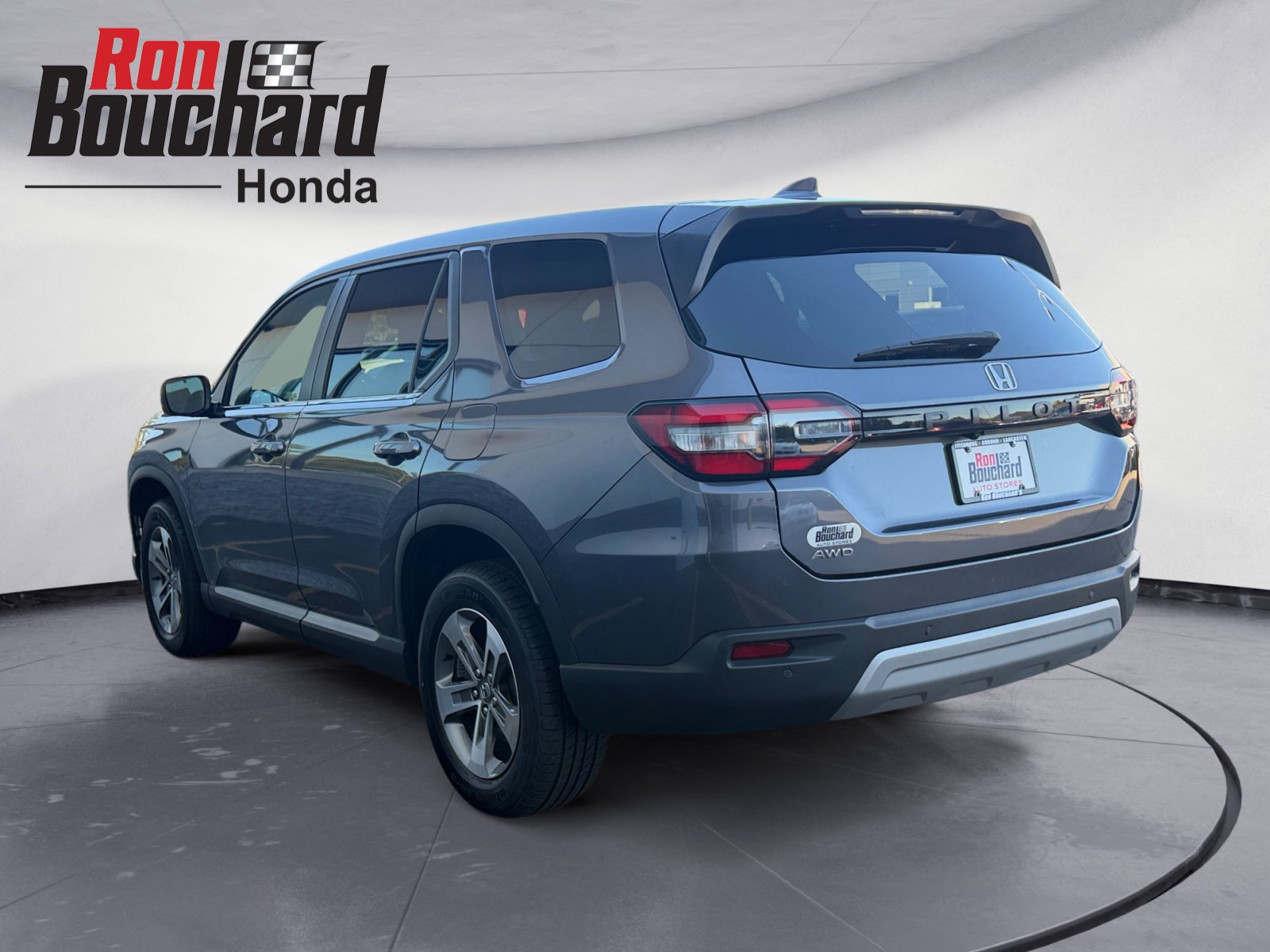 Used 2024 Gray Honda EX-L 7 Passenger image 4