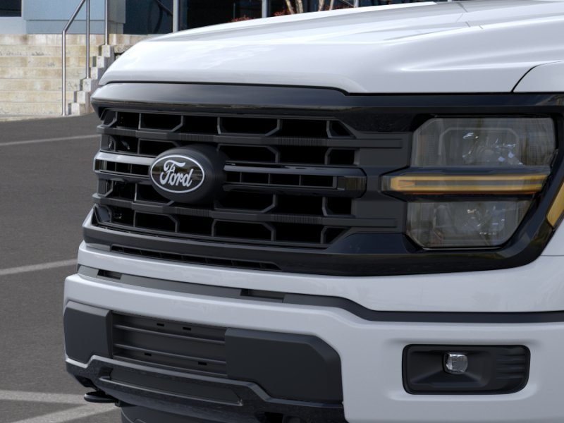 New 2026 Oxford White Ford XLT image 17