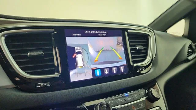 Used 2018 White Chrysler Touring L image 23