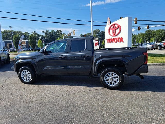 Used 2025  Toyota SR5 image 12