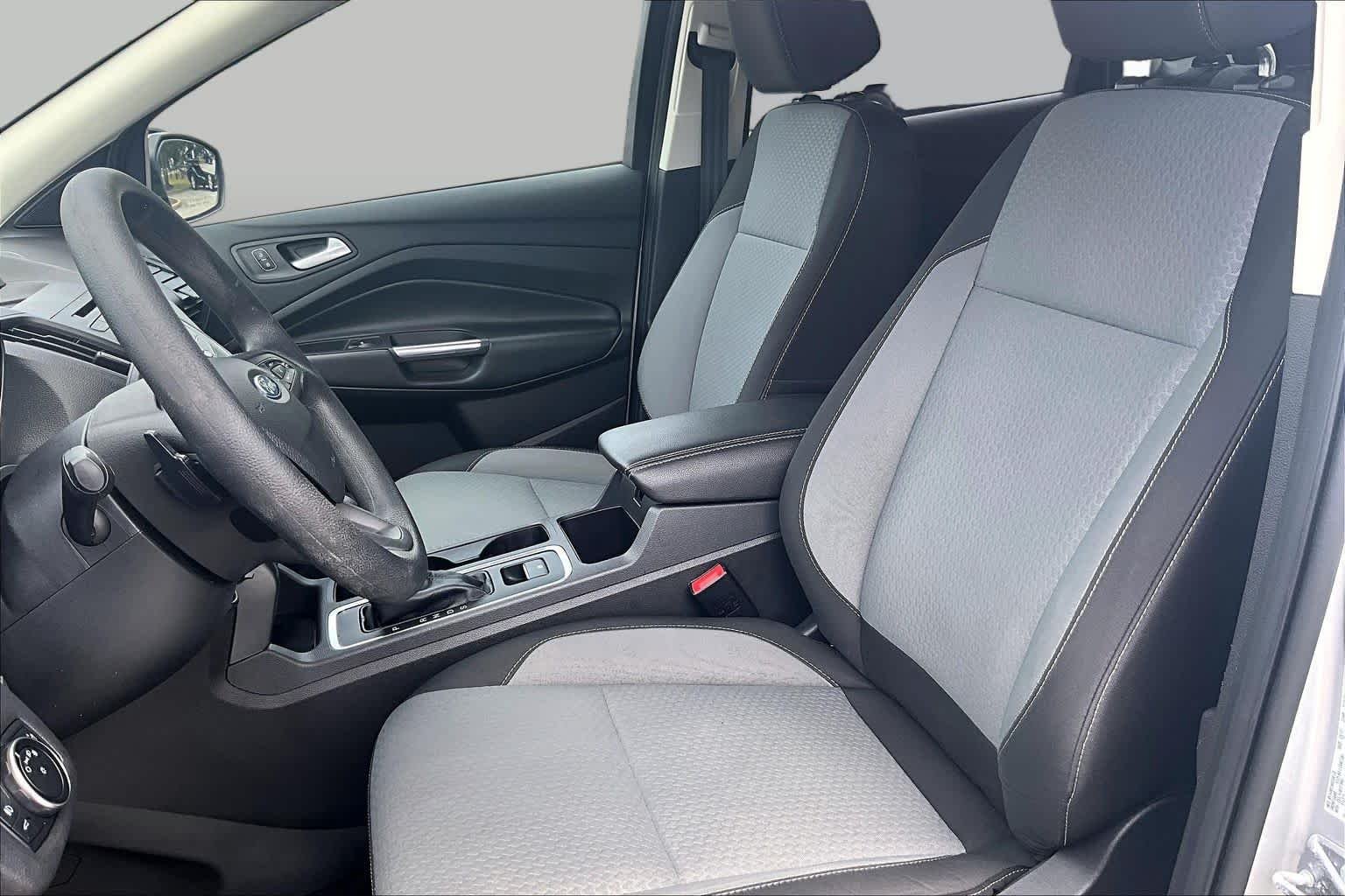 Used 2017 Ingot Silver Metallic Ford SE image 8