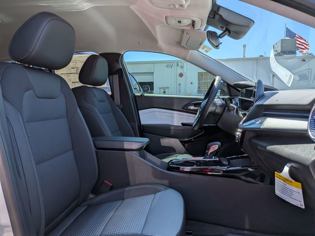 New 2026 Summit White Chevrolet LT image 26