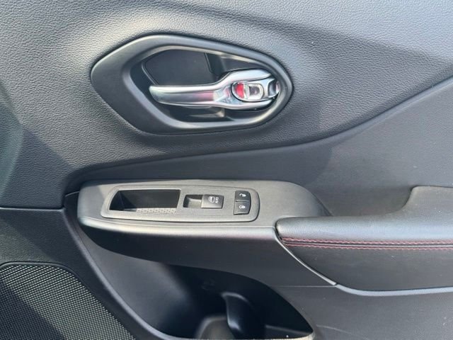 Used 2022 Black Jeep Trailhawk image 27