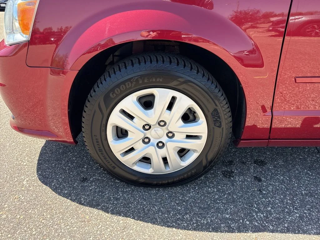 Used 2015 Deep Cherry Red Crystal Pearlcoat Dodge SE image 10