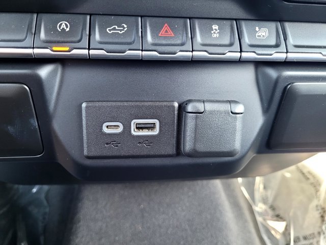 Used 2019 White Chevrolet LT image 17