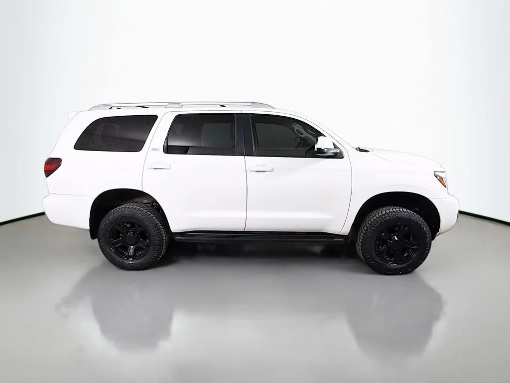 Used 2019 White Toyota SR5 image 5