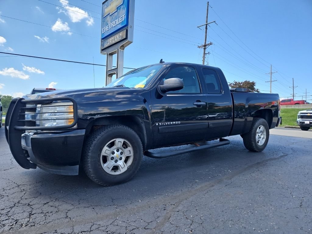 Used 2008 Chevrolet Silverado 1500 1LT with VIN 2GCEK19J081268161 for sale in Kansas City