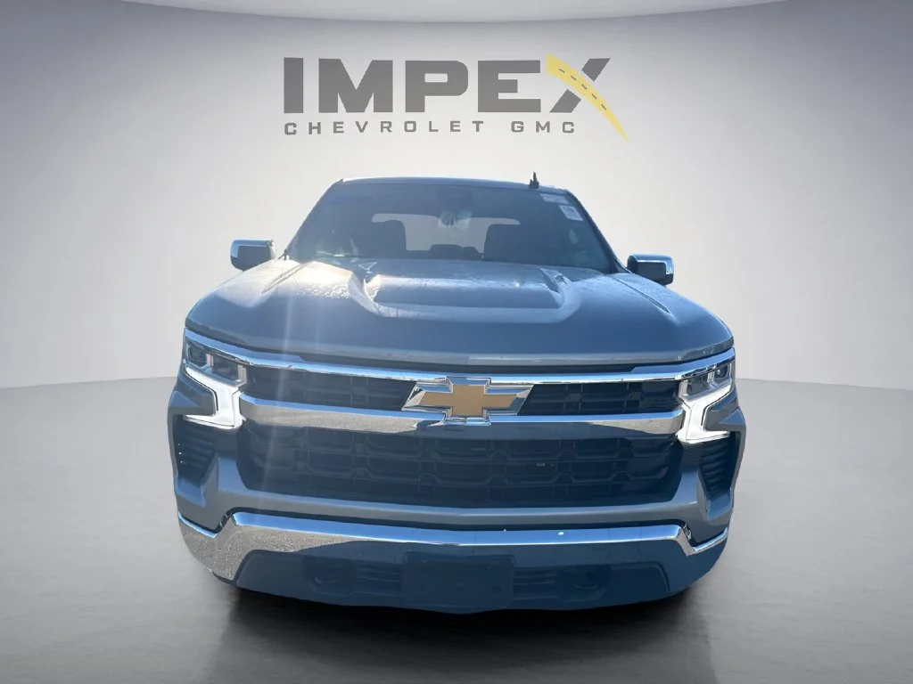 Used 2024 Sterling Gray Metallic Chevrolet LT (2FL) image 8