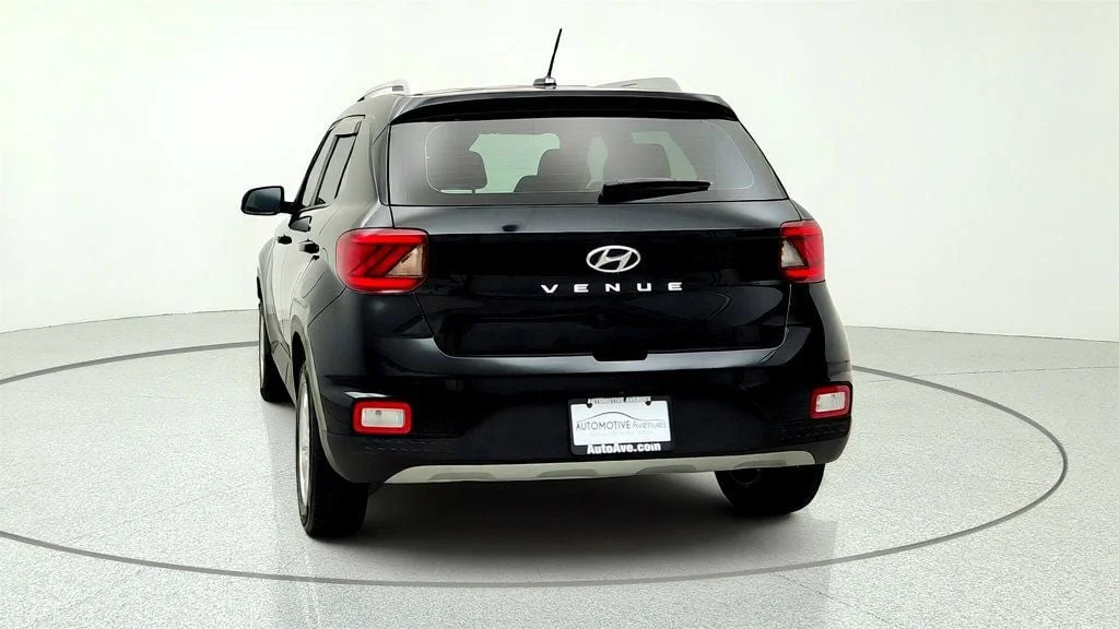 Used 2023 Black Noir Pearl Hyundai SEL IVT image 6