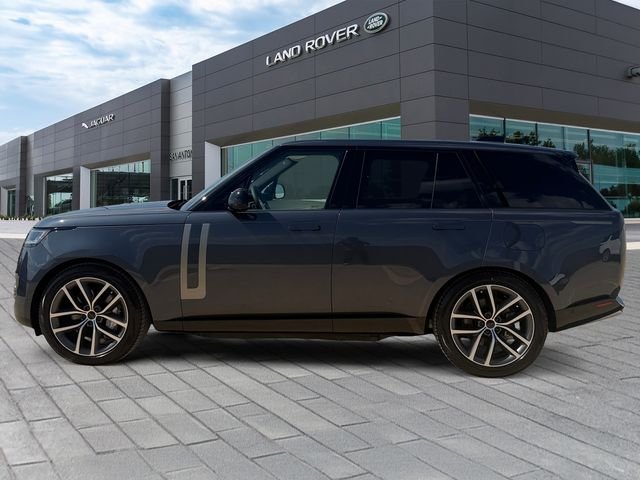 Used 2026 Varesine Blue Metallic Land Rover SE image 2
