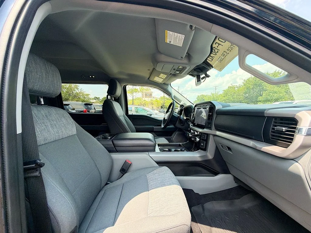 Used 2023 Blue Ford XLT image 32