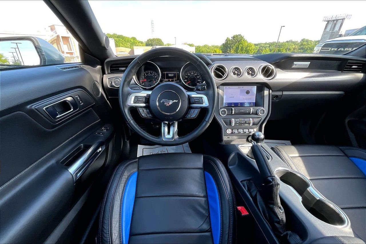 Used 2021 ICONIC SILVER Ford GT Fastback image 10