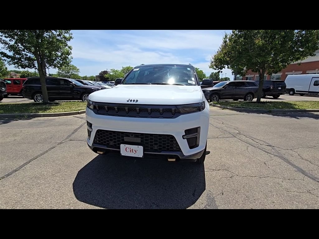 New 2026 Bright White Clear-Coat Exterior Paint Jeep  image 3