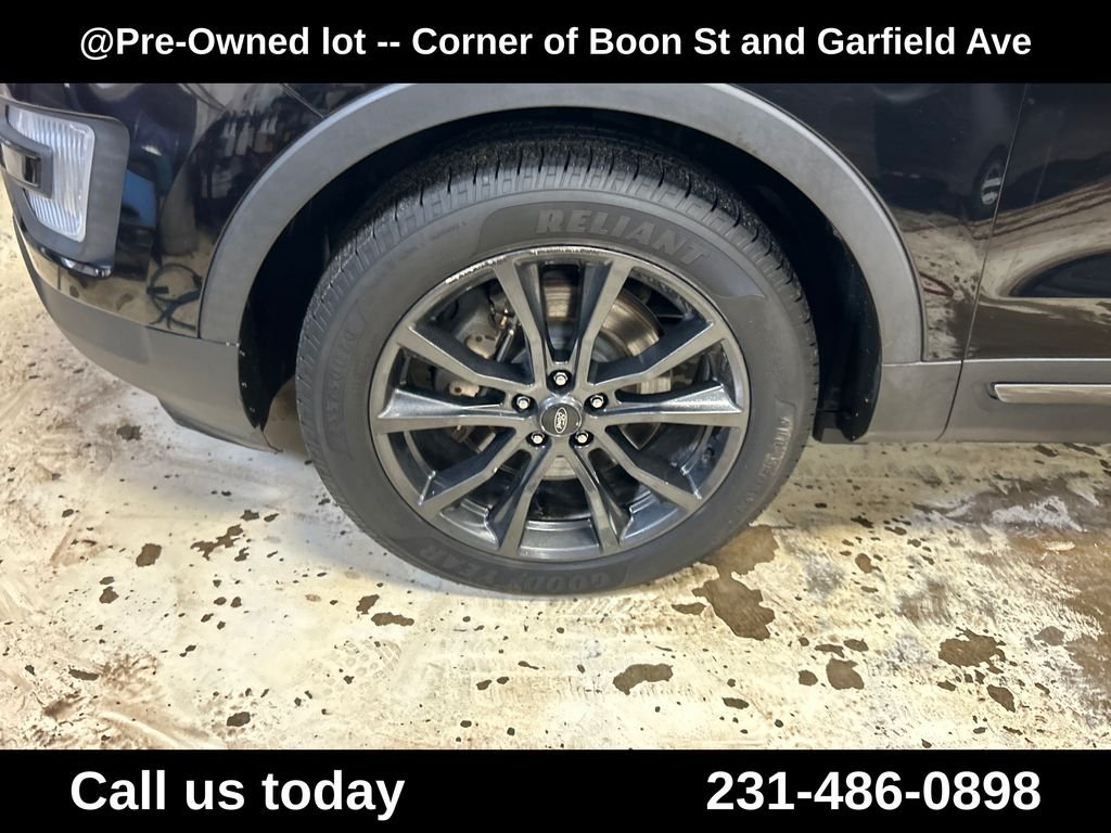 Used 2017 Black Ford XLT image 13