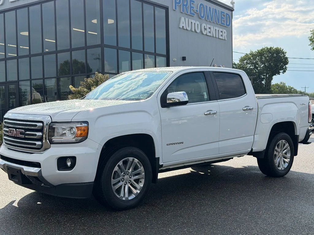 Used 2018 White GMC SLT image 34