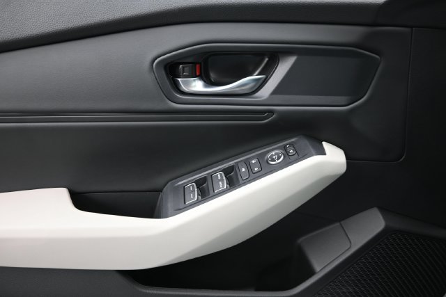 New 2026 Platinum White Pearl Honda SE image 17