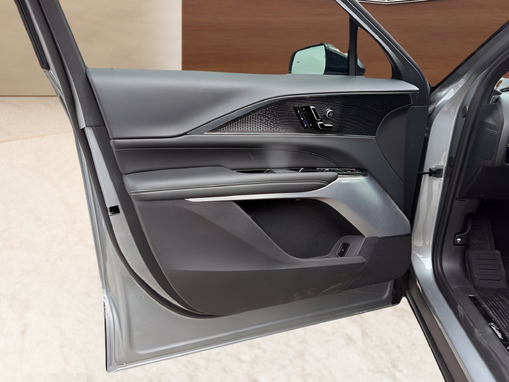 2027 Cadillac LYRIQ Signature Sport - Photo 8